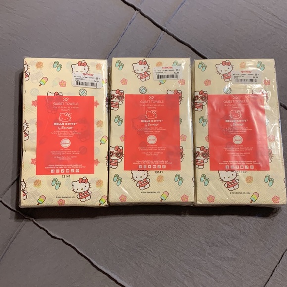 ☀️🏝️ Hello Kitty 3 Packs with 32 napkins each - Picture 4 of 6